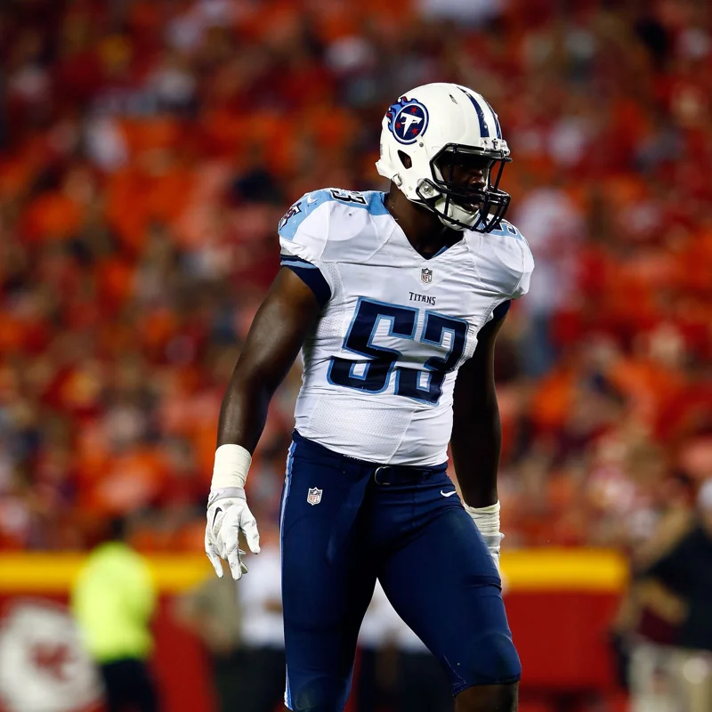 Deiontrez Mount playing linebacker for the Tennessee Titans